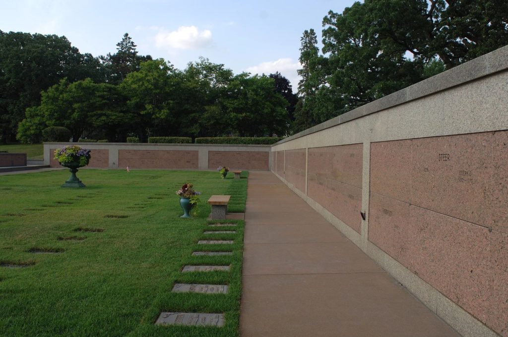 Burial Options - Lakewood Cemetery